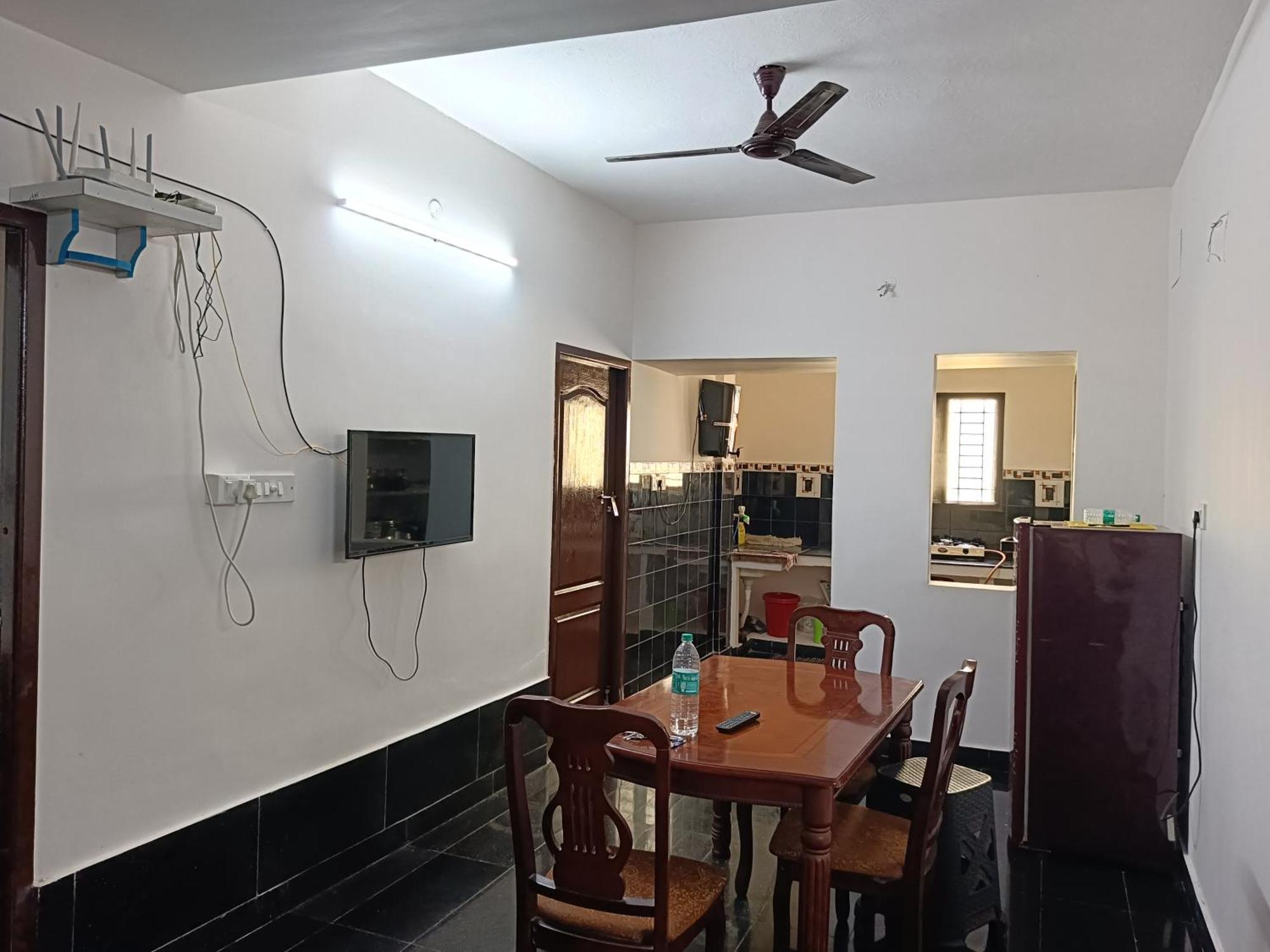 Sharing Apartment *